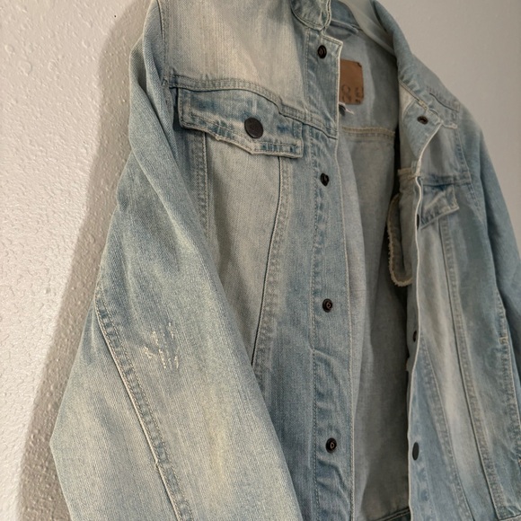 Girls Jean Jacket light wash - Picture 3 of 6